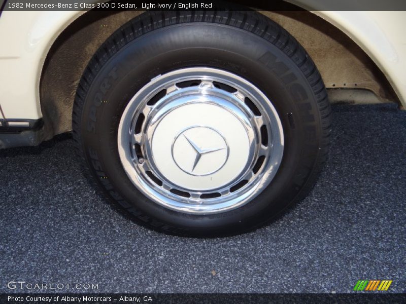 Light Ivory / English Red 1982 Mercedes-Benz E Class 300 D Sedan