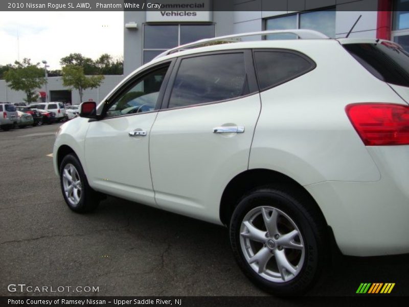 Phantom White / Gray 2010 Nissan Rogue SL AWD