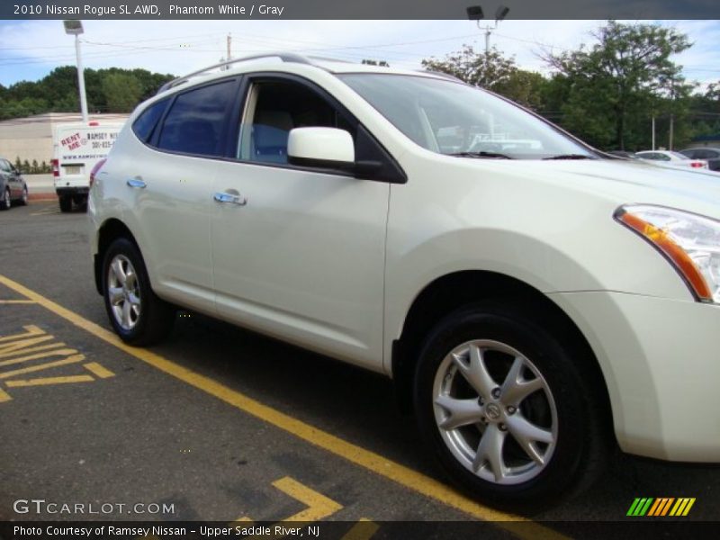 Phantom White / Gray 2010 Nissan Rogue SL AWD