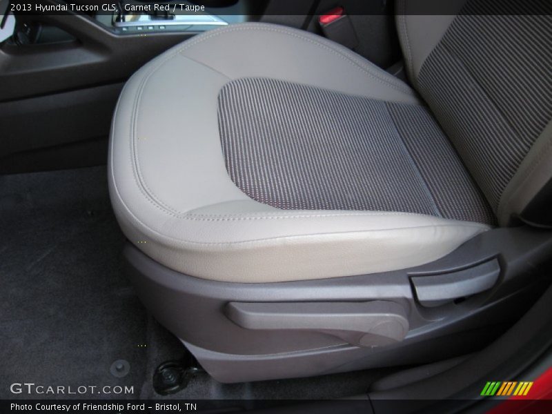 Garnet Red / Taupe 2013 Hyundai Tucson GLS