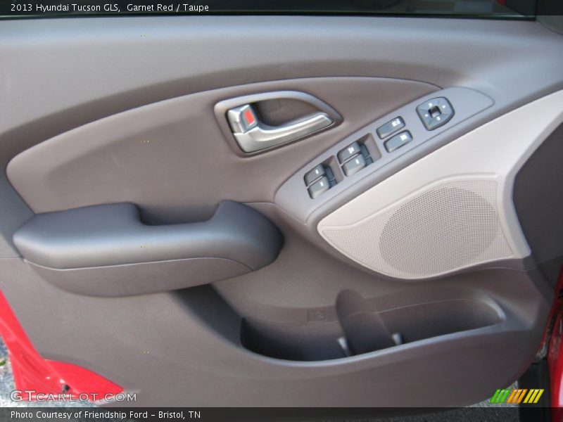 Garnet Red / Taupe 2013 Hyundai Tucson GLS