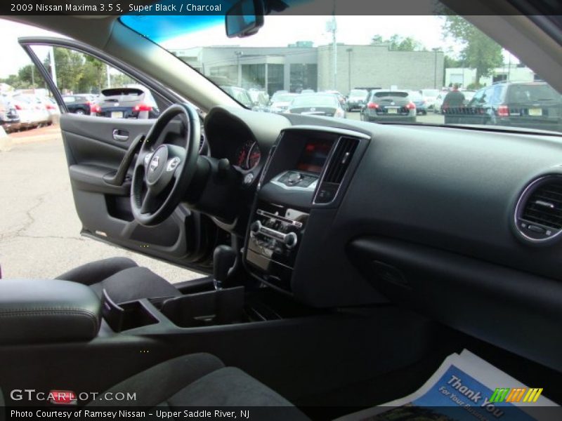 Super Black / Charcoal 2009 Nissan Maxima 3.5 S