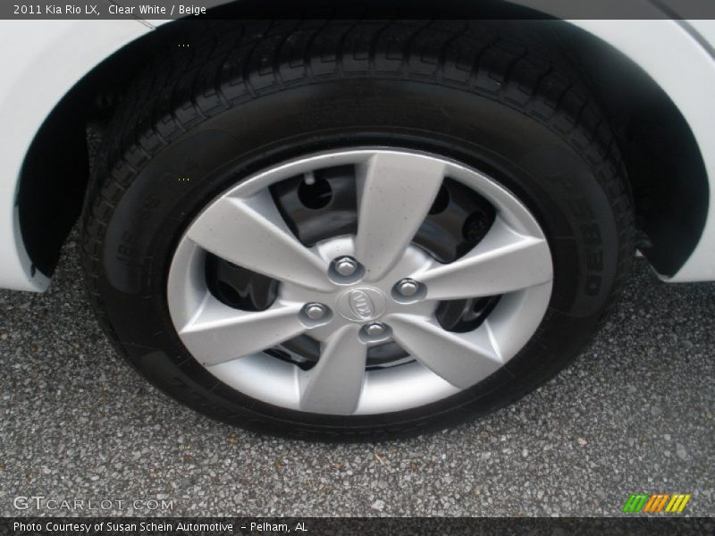 Clear White / Beige 2011 Kia Rio LX