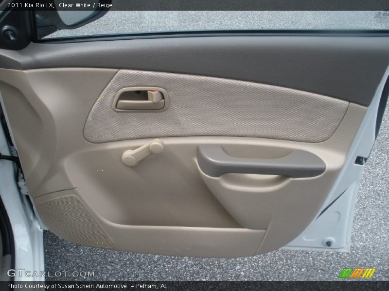 Clear White / Beige 2011 Kia Rio LX