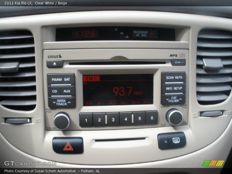 Clear White / Beige 2011 Kia Rio LX