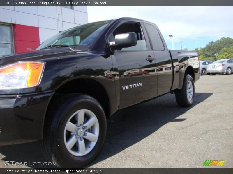 Galaxy Black / Charcoal 2011 Nissan Titan S King Cab 4x4