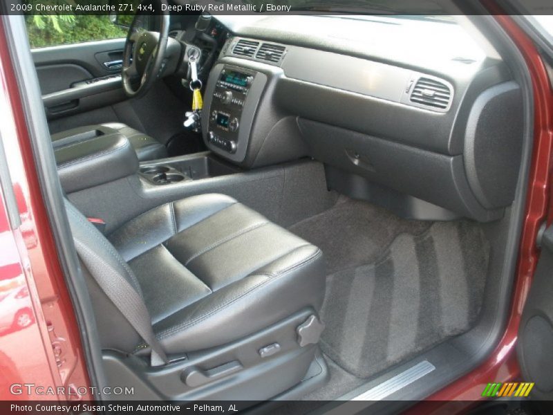 Deep Ruby Red Metallic / Ebony 2009 Chevrolet Avalanche Z71 4x4