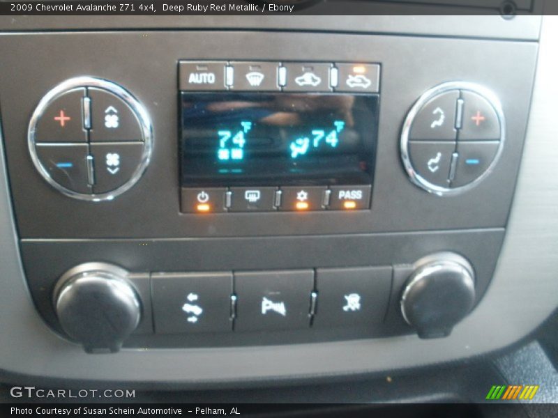 Deep Ruby Red Metallic / Ebony 2009 Chevrolet Avalanche Z71 4x4
