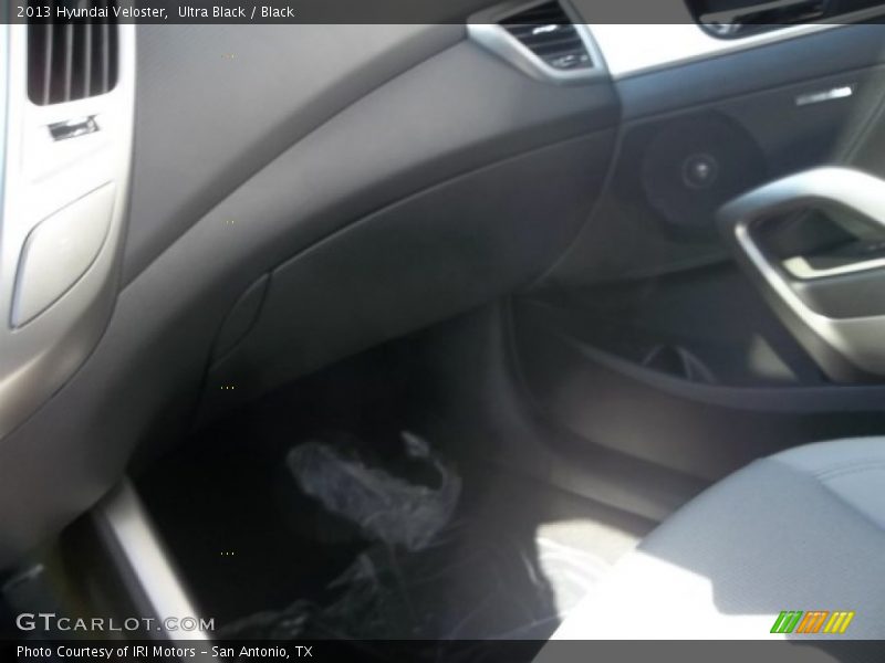 Ultra Black / Black 2013 Hyundai Veloster