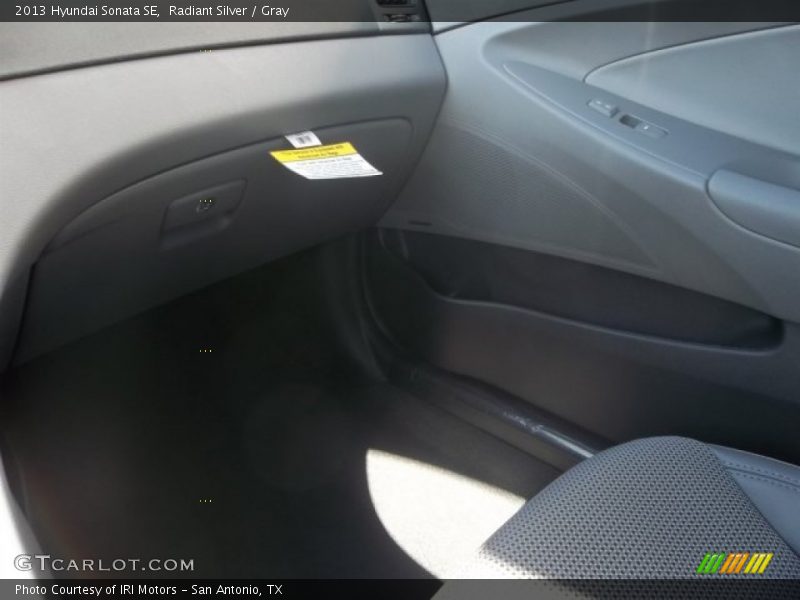 Radiant Silver / Gray 2013 Hyundai Sonata SE