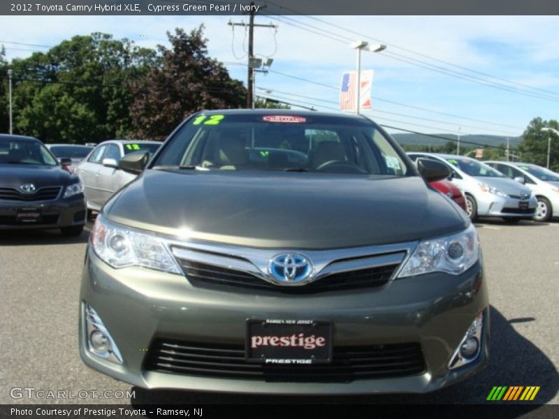 Cypress Green Pearl / Ivory 2012 Toyota Camry Hybrid XLE