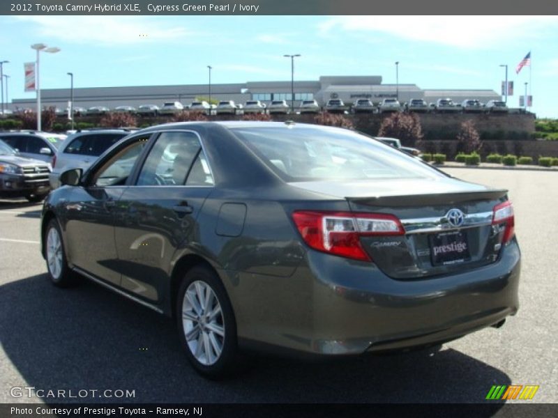 Cypress Green Pearl / Ivory 2012 Toyota Camry Hybrid XLE