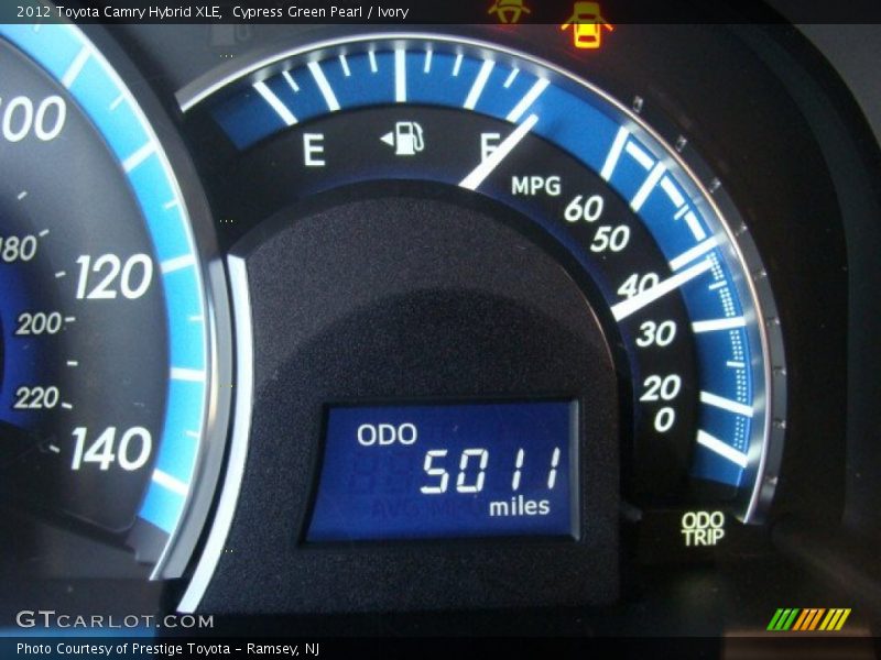 Cypress Green Pearl / Ivory 2012 Toyota Camry Hybrid XLE