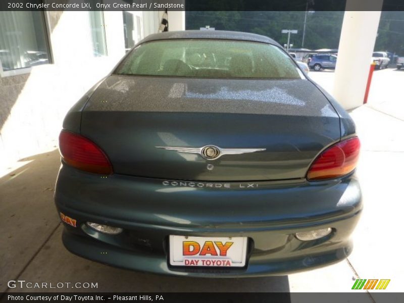 Onyx Green Pearl / Sandstone 2002 Chrysler Concorde LXi