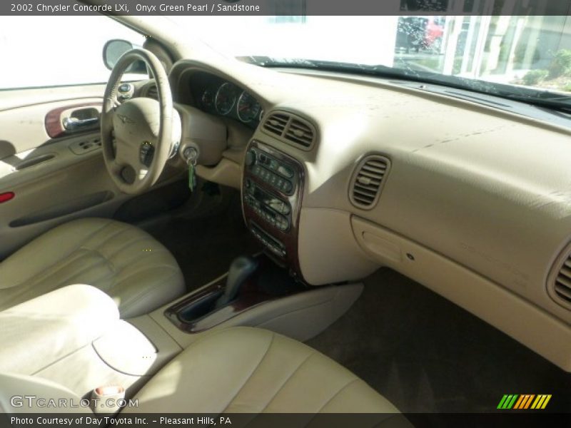 Onyx Green Pearl / Sandstone 2002 Chrysler Concorde LXi