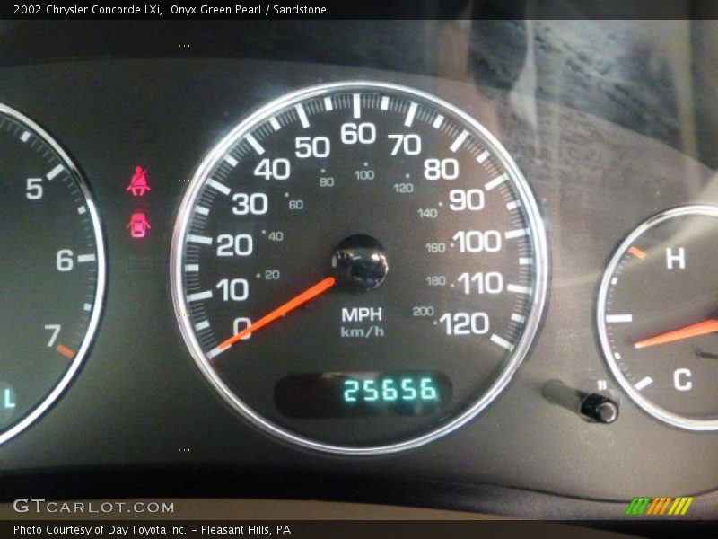 Onyx Green Pearl / Sandstone 2002 Chrysler Concorde LXi