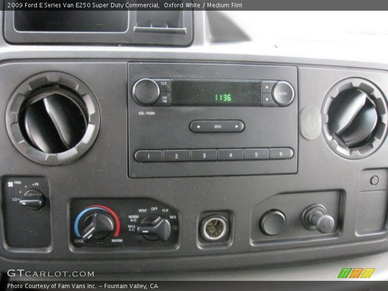 Oxford White / Medium Flint 2009 Ford E Series Van E250 Super Duty Commercial