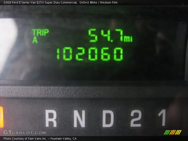 Oxford White / Medium Flint 2009 Ford E Series Van E250 Super Duty Commercial