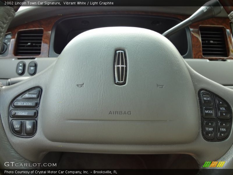 Vibrant White / Light Graphite 2002 Lincoln Town Car Signature
