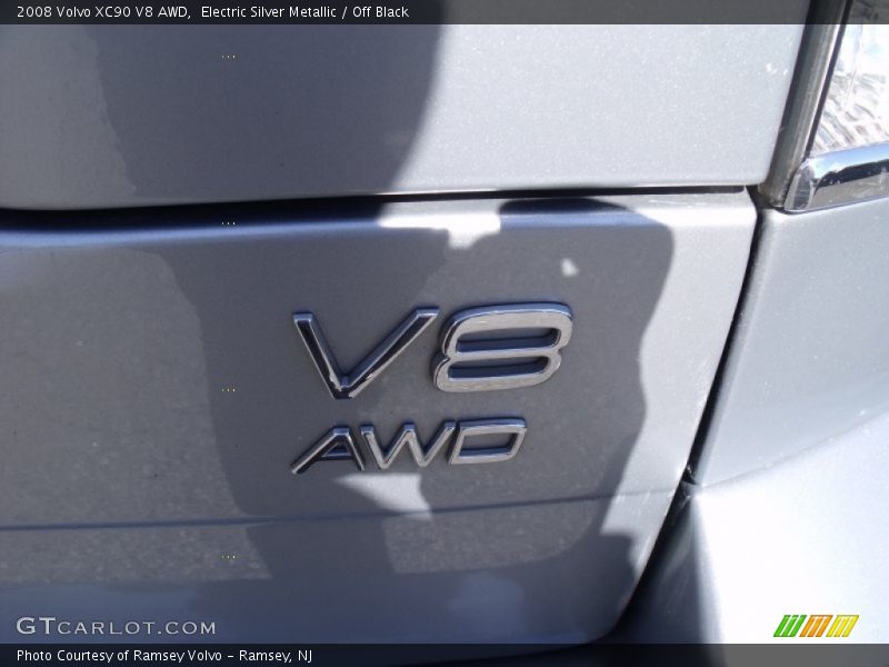 Electric Silver Metallic / Off Black 2008 Volvo XC90 V8 AWD