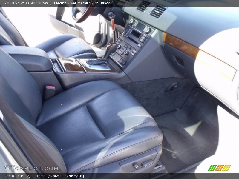 Electric Silver Metallic / Off Black 2008 Volvo XC90 V8 AWD