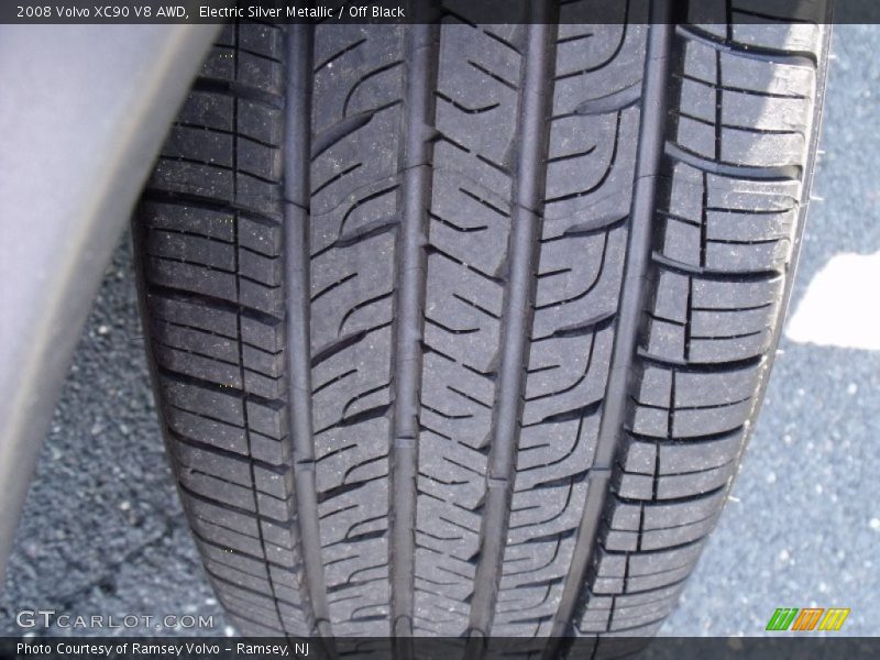 Electric Silver Metallic / Off Black 2008 Volvo XC90 V8 AWD