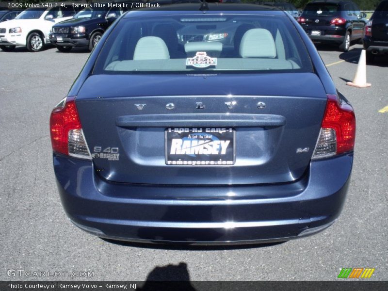 Barents Blue Metallic / Off Black 2009 Volvo S40 2.4i