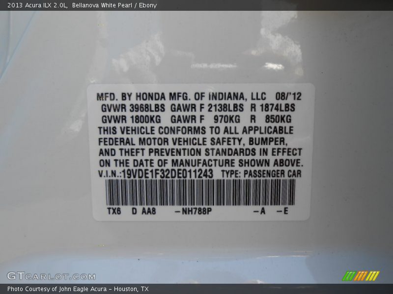 Bellanova White Pearl / Ebony 2013 Acura ILX 2.0L