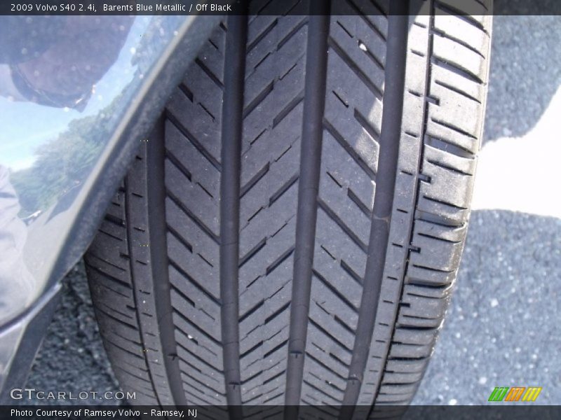 Barents Blue Metallic / Off Black 2009 Volvo S40 2.4i