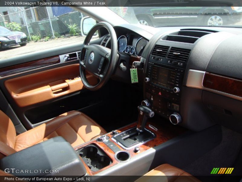 Campanella White / Teak 2004 Volkswagen Touareg V8