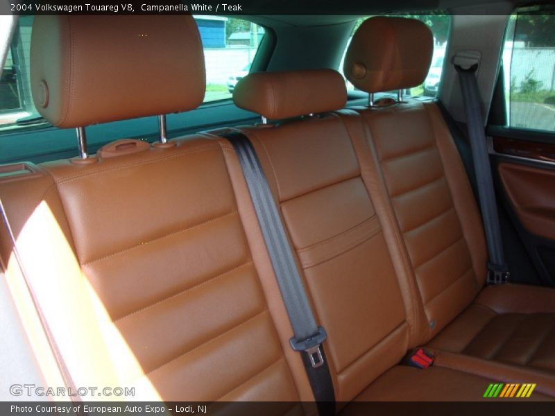 Campanella White / Teak 2004 Volkswagen Touareg V8
