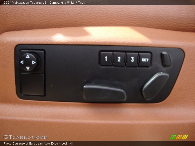 Campanella White / Teak 2004 Volkswagen Touareg V8