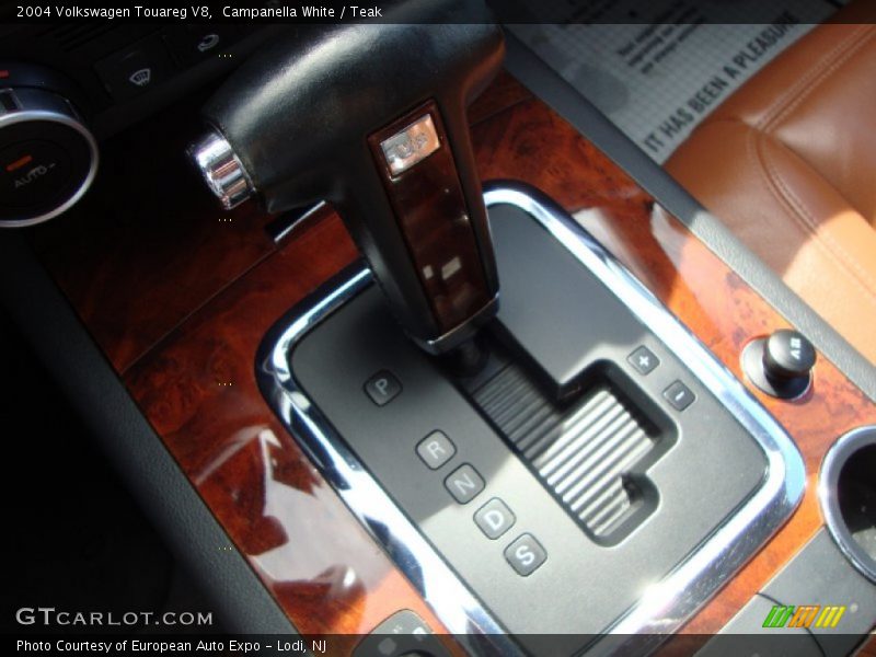 Campanella White / Teak 2004 Volkswagen Touareg V8