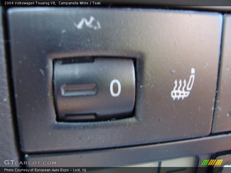 Campanella White / Teak 2004 Volkswagen Touareg V8