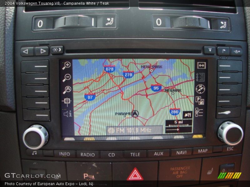Campanella White / Teak 2004 Volkswagen Touareg V8