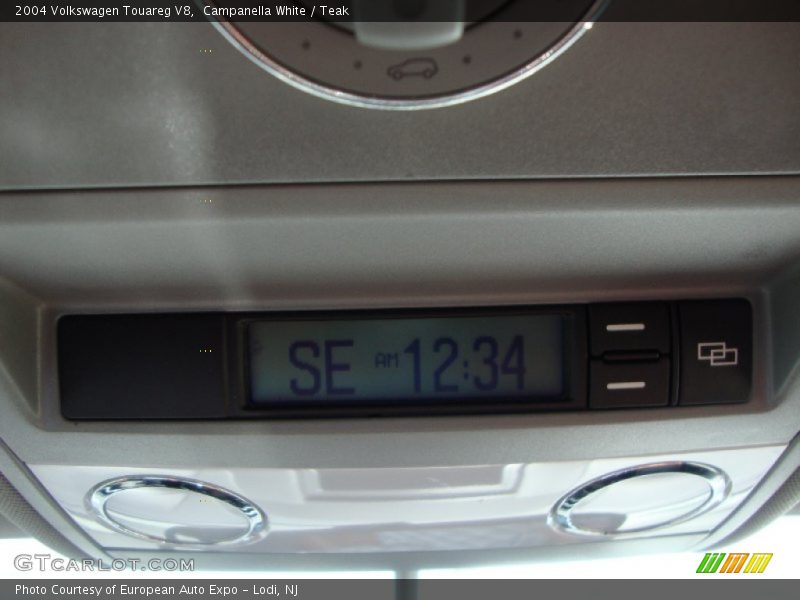 Campanella White / Teak 2004 Volkswagen Touareg V8