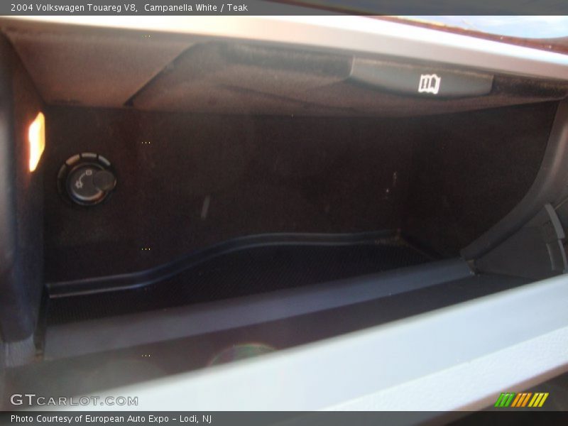 Campanella White / Teak 2004 Volkswagen Touareg V8