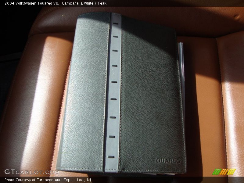 Campanella White / Teak 2004 Volkswagen Touareg V8