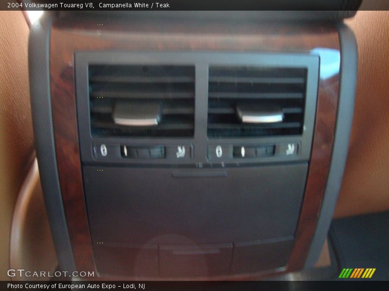 Campanella White / Teak 2004 Volkswagen Touareg V8