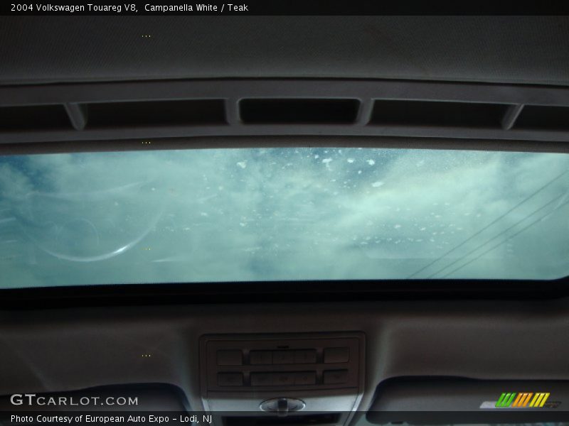 Campanella White / Teak 2004 Volkswagen Touareg V8