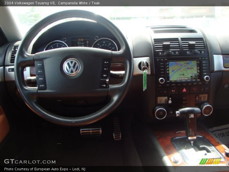 Campanella White / Teak 2004 Volkswagen Touareg V8