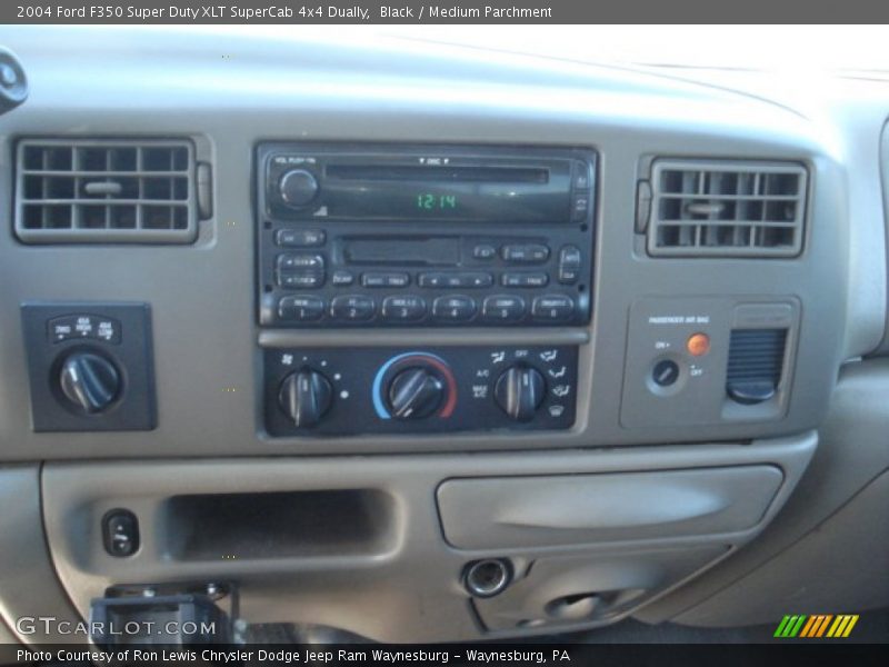 Black / Medium Parchment 2004 Ford F350 Super Duty XLT SuperCab 4x4 Dually