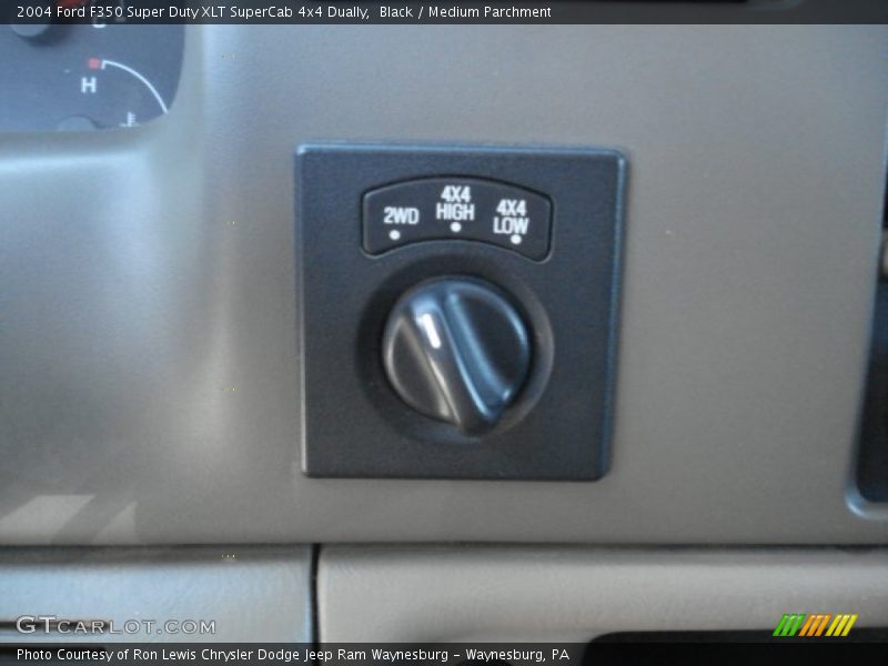 Black / Medium Parchment 2004 Ford F350 Super Duty XLT SuperCab 4x4 Dually