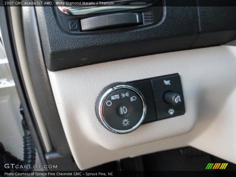 White Diamond Metallic / Titanium 2007 GMC Acadia SLT AWD