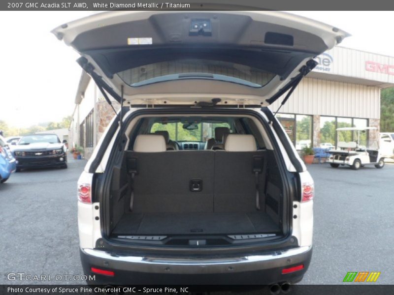 White Diamond Metallic / Titanium 2007 GMC Acadia SLT AWD