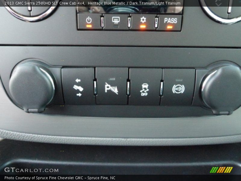 Controls of 2013 Sierra 2500HD SLT Crew Cab 4x4
