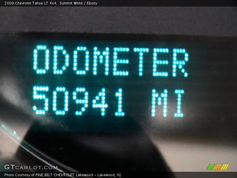 Summit White / Ebony 2009 Chevrolet Tahoe LT 4x4