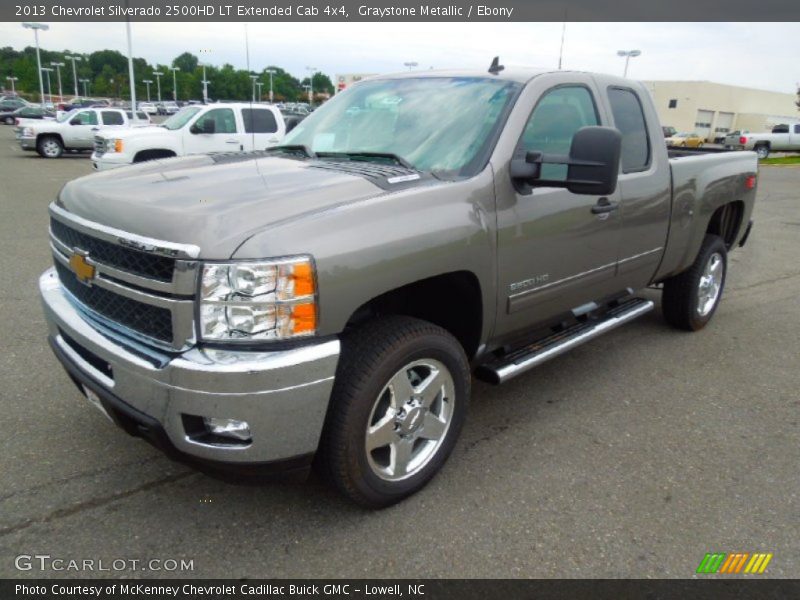 Front 3/4 View of 2013 Silverado 2500HD LT Extended Cab 4x4