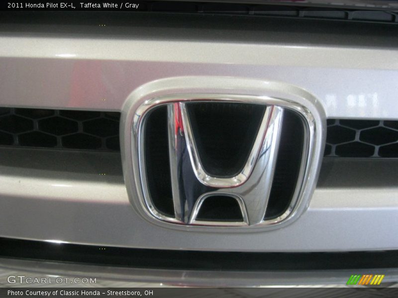 Taffeta White / Gray 2011 Honda Pilot EX-L