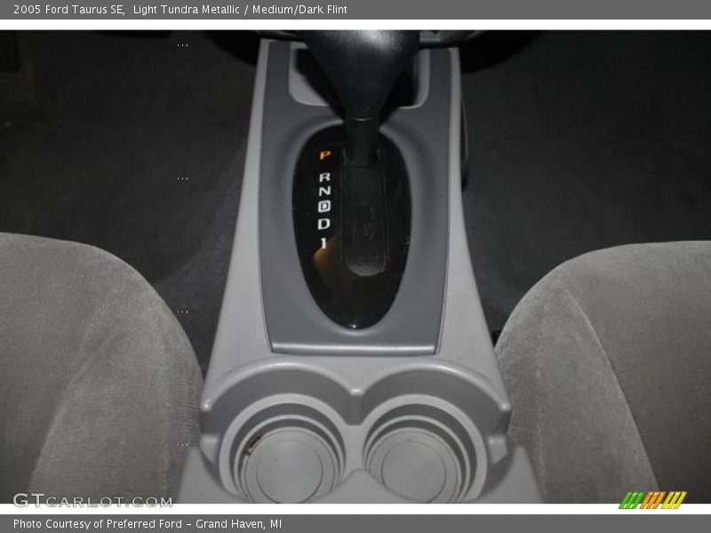 Light Tundra Metallic / Medium/Dark Flint 2005 Ford Taurus SE